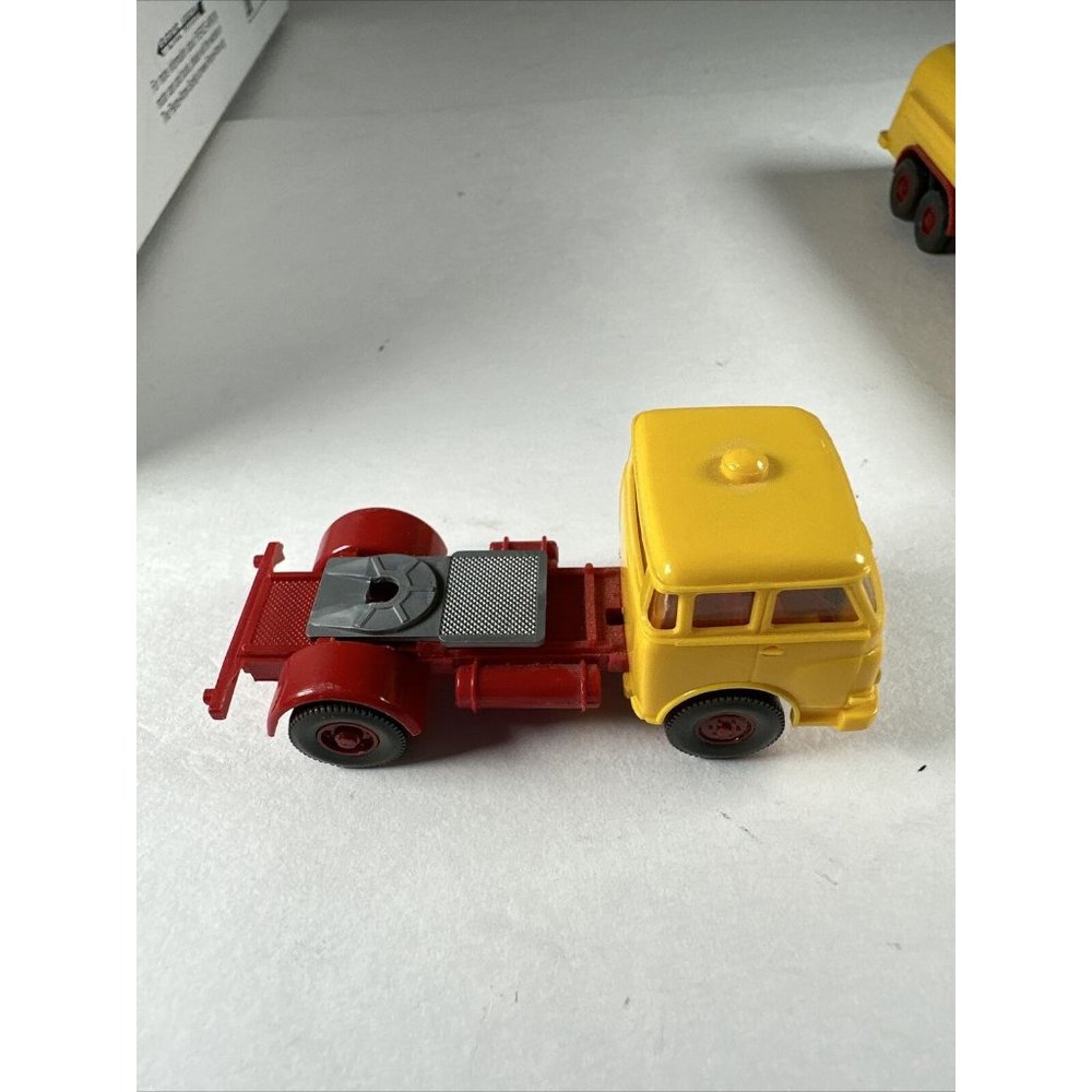 Man F8 Shell Tanker HO Scale - Picture 4 of 9